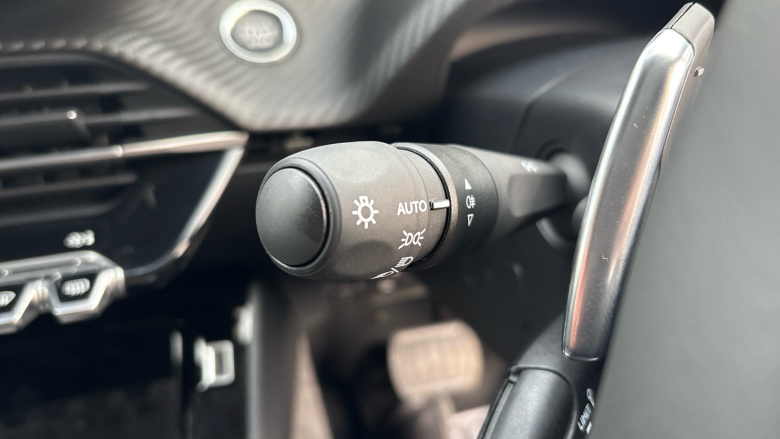 Peugeot 208 1.2 Hybrid 110 Allure 5dr e-DSC6 Petrol Hatchback